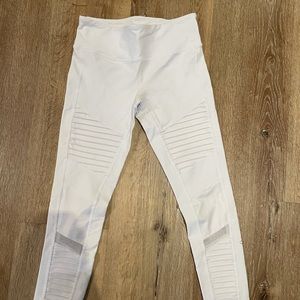 Alo white Moro Leggings size small. Worn once.